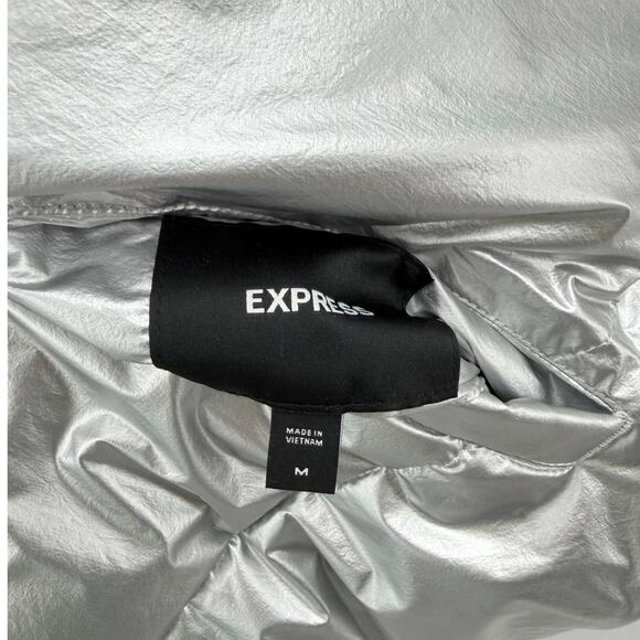 Express NWT Metallic Silver Reversible Black Hooded Full Zip Shiny Puffer Coat - Picture 12 of 13